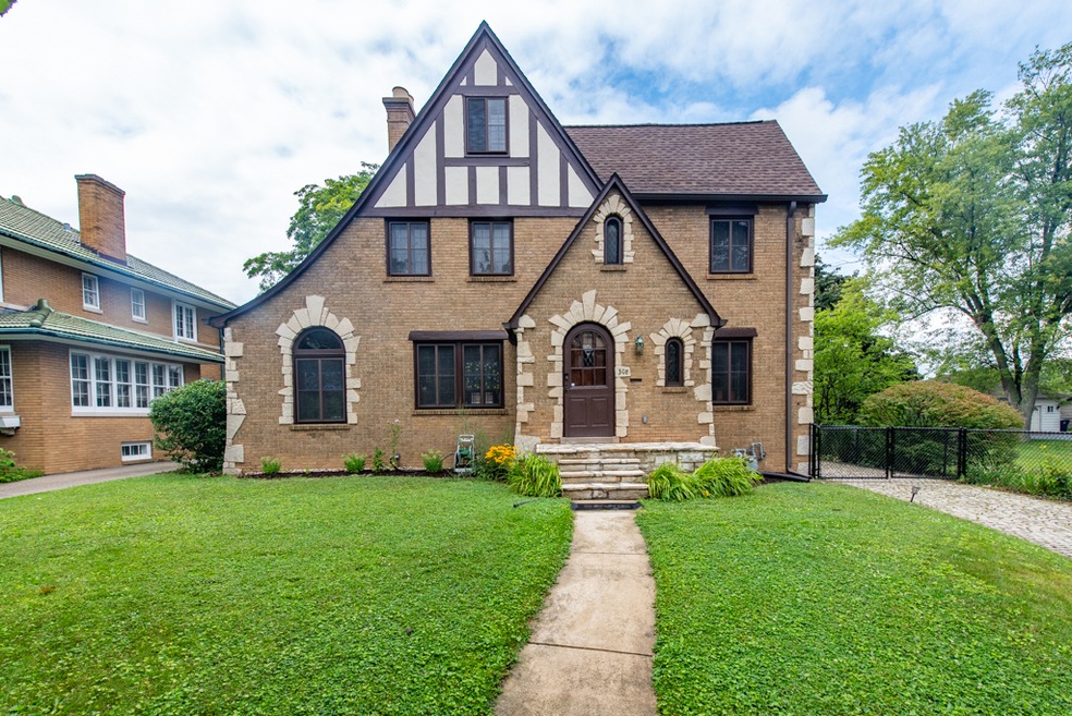 308 Douglas Ave, Waukegan, IL 60085 - photo 1