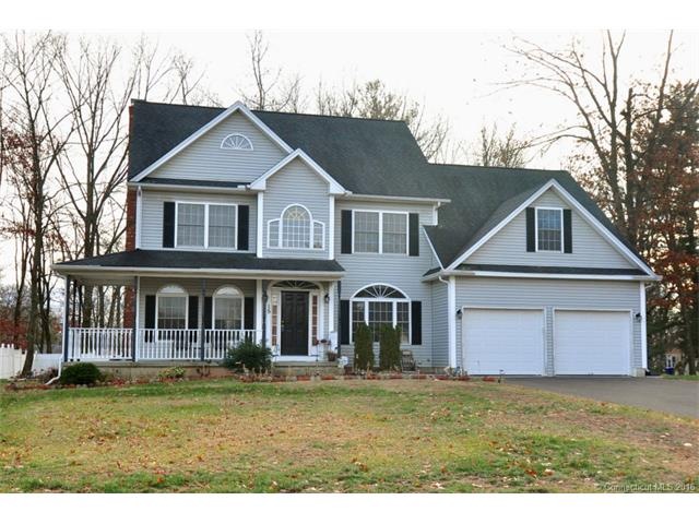 Large 9 room colonial with 4/5 bedrooms and 3.5 ba