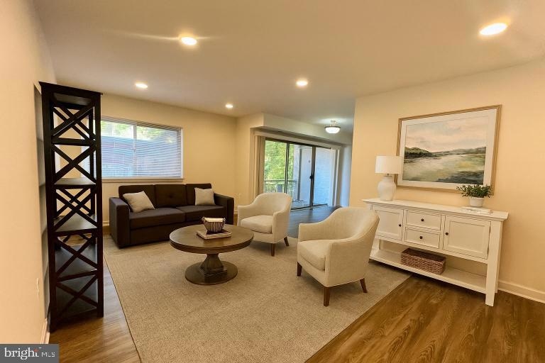 12403 Braxfield Ct unit 12, Rockville, MD 20852 - photo 1