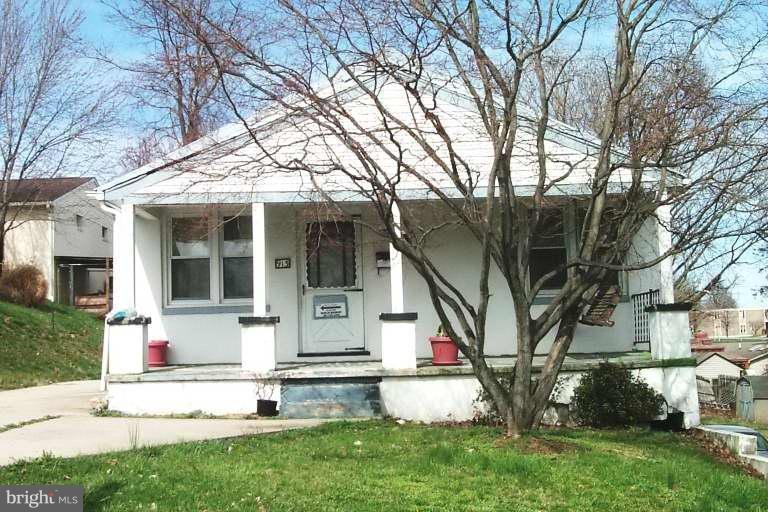 913 E E St, Brunswick, MD 21716 - photo 1