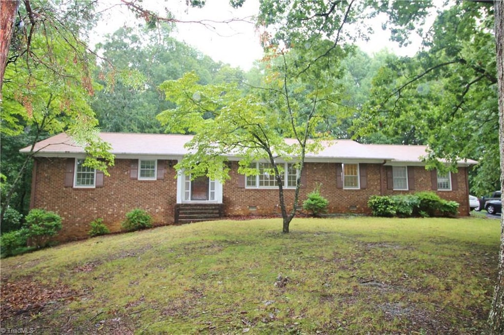 4 Hidden Valley Ct, Greensboro, NC 27407 - photo 1