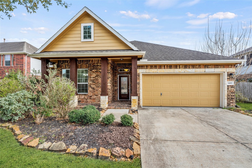 1482 Allison St, Alvin, TX 77511 - photo 1