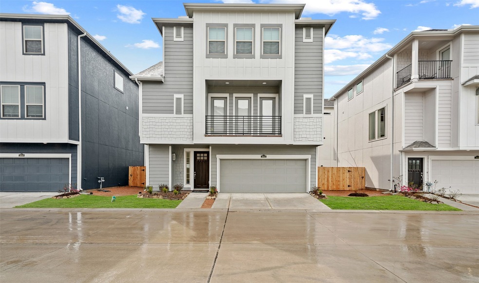 2012 Windsor St, Houston, TX 77006 - photo 1