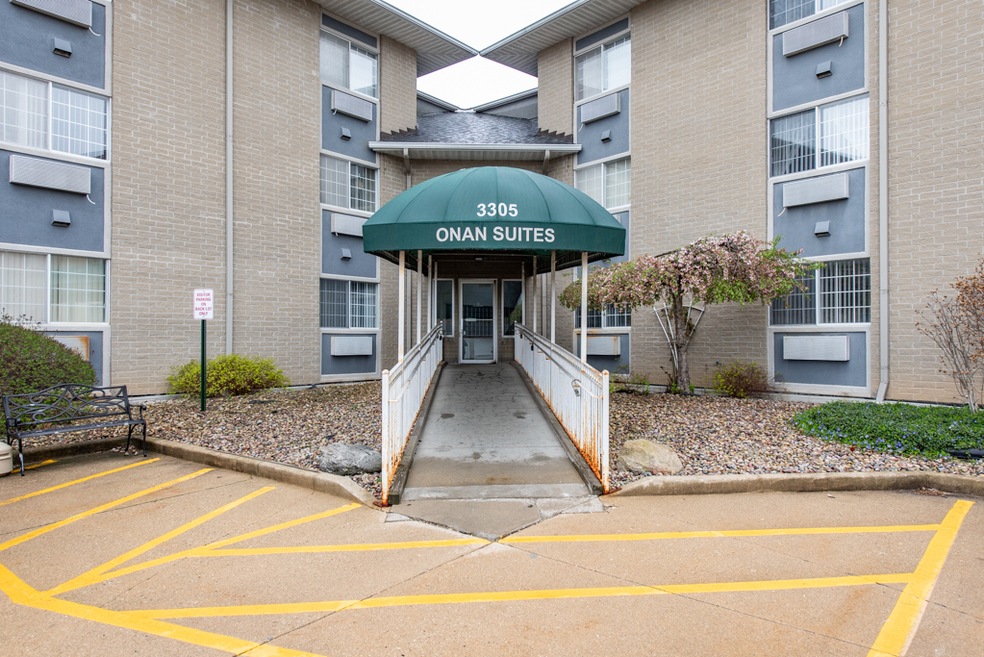 Onan Senior Suites unit 321, Waukegan, IL 60087 - photo 1
