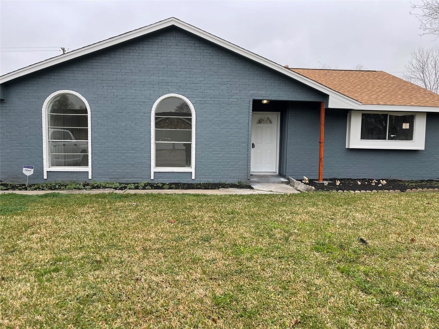 11727 Kirkway Dr, Houston, TX 77089 - photo 1