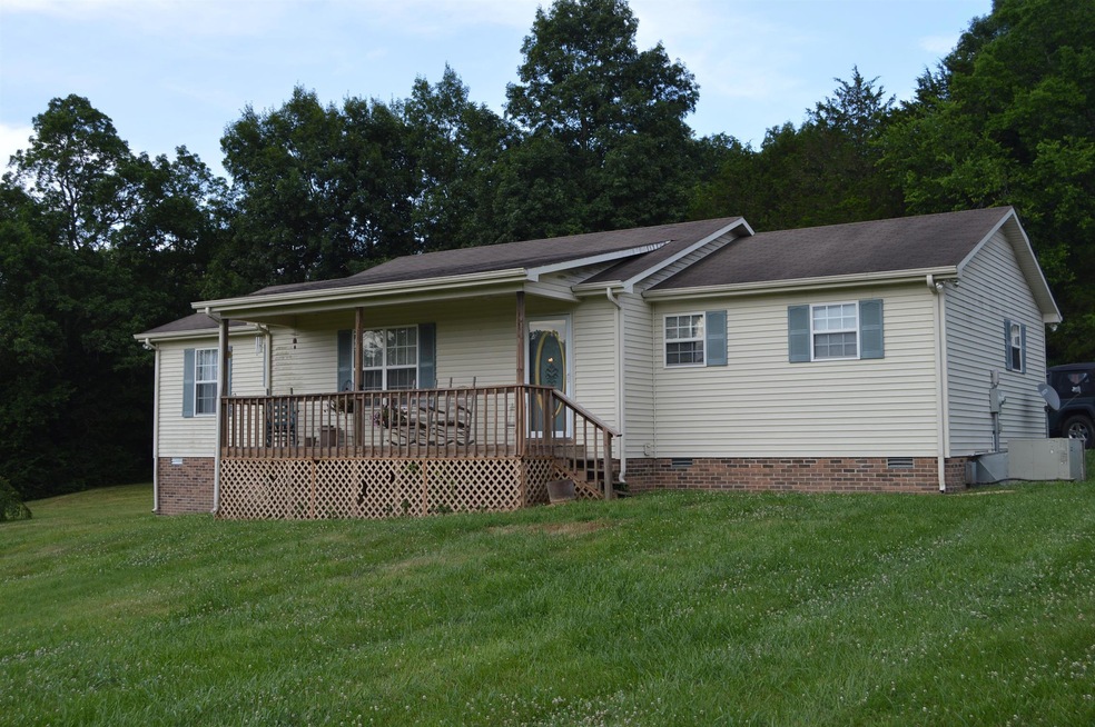 112 Roscoe Rd, Shelbyville, TN 37160 - photo 1