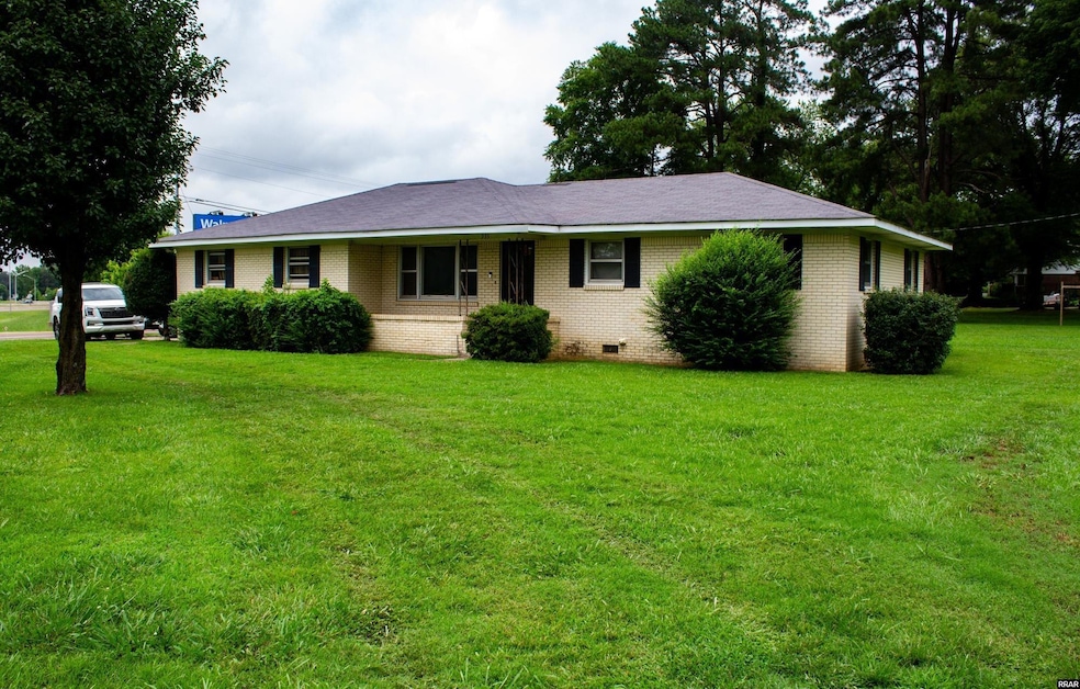 933 University St, Martin, TN 38237 - photo 1