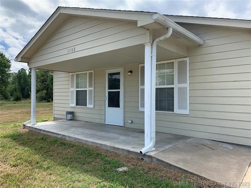 1108 S Bryan St, Okmulgee, OK 74447 - photo 1