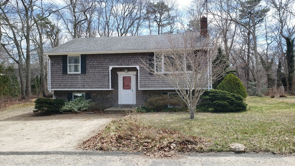 69 Bernard Cir, Vineyard Haven, MA 02568 - photo 1