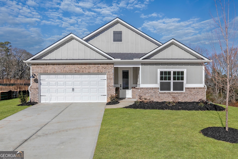 131 Sunfish Cir, Hoschton, GA 30548 - photo 1