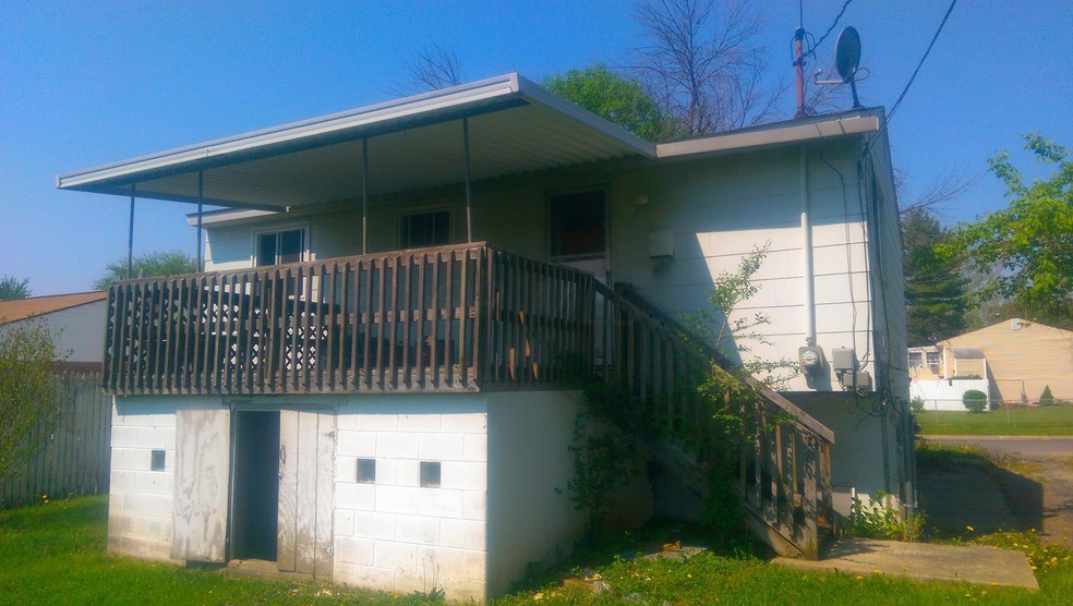 3676 Abney Back