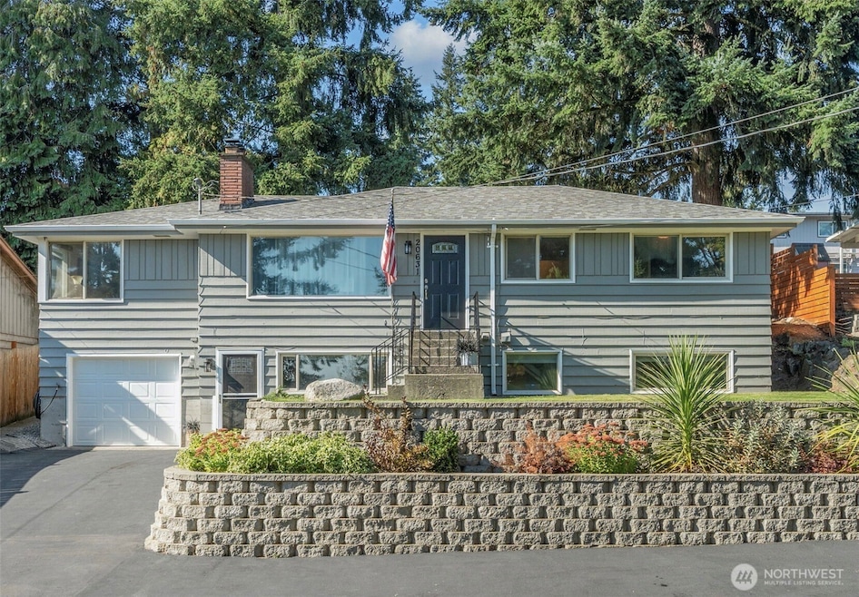 For Sale $824,900 • Co-Listing Agent