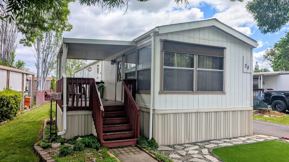 6850 Downing Rd unit 28, Central Point, OR 97502 - photo 1