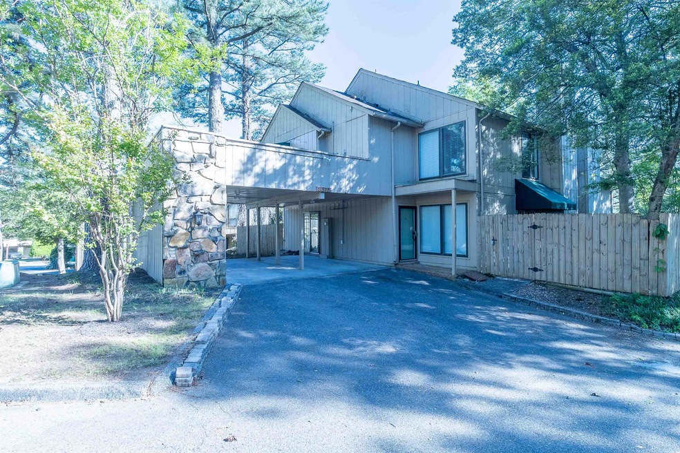 This 3 BR 2.5 Bath Spacious Condo is a MUST SEE. T