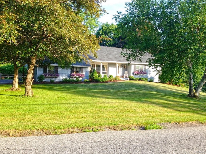 20 Country Club Rd, Hopewell Junction, NY 12533 - photo 1