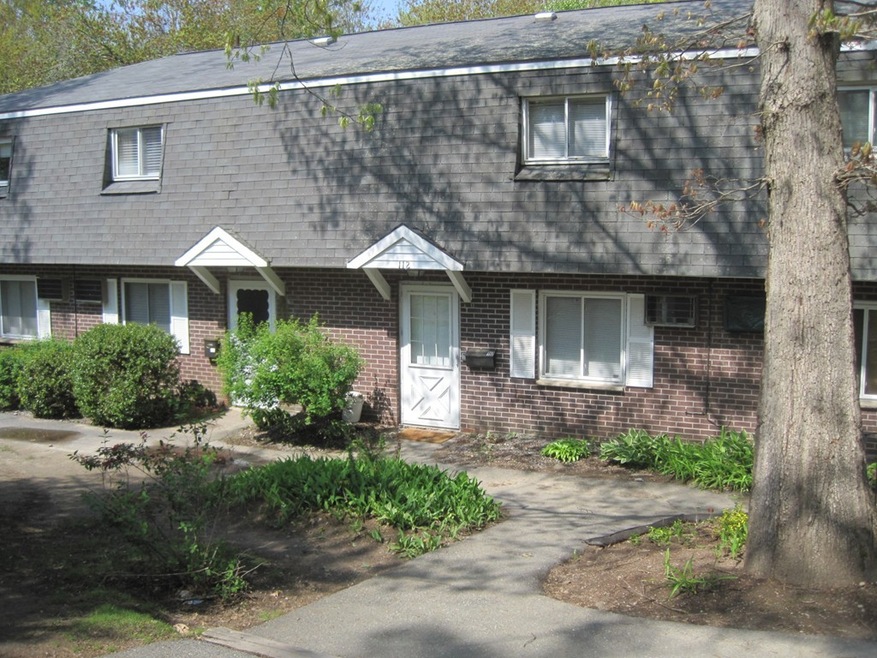 132 Thissell Ave unit 112, Dracut, MA 01826 - photo 1