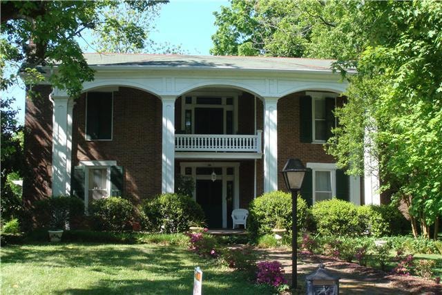 422 Belmont Ave, Shelbyville, TN 37160 - photo 1