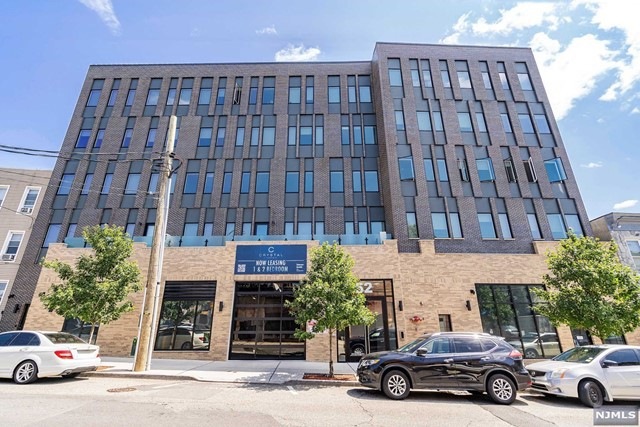 52 Cambridge Ave unit 18, Jersey City, NJ 07307 - photo 1