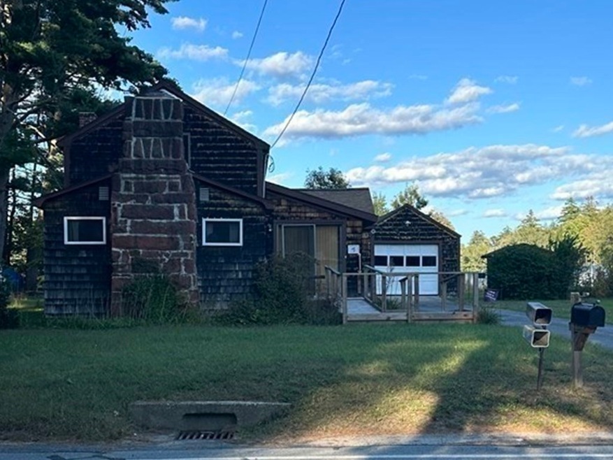 465 E River St, Orange, MA 01364 - photo 1