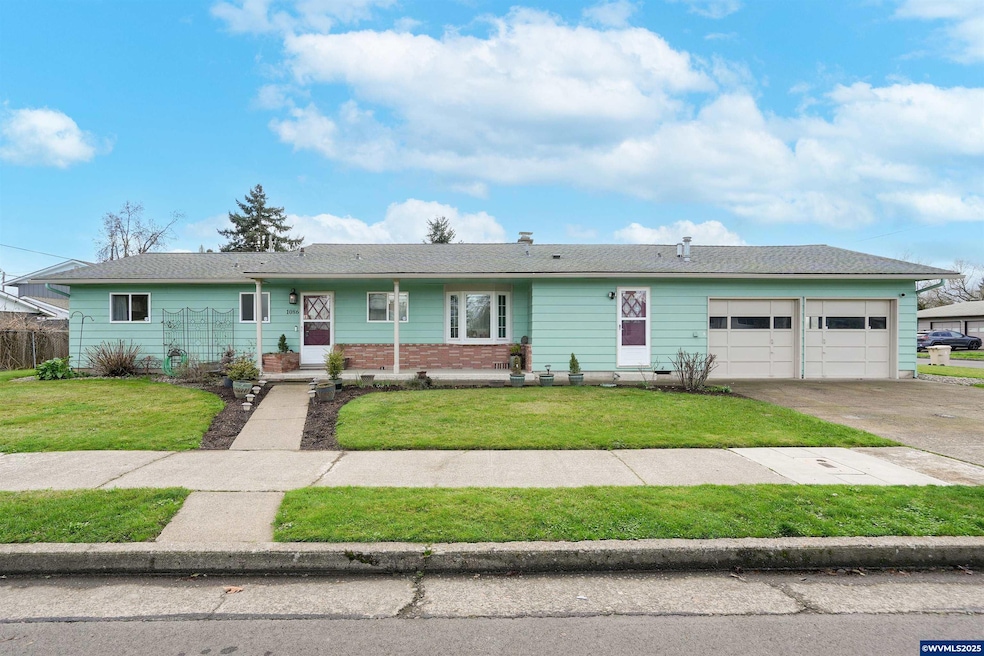 1086 24th Ave SE, Albany, OR 97322 - photo 1