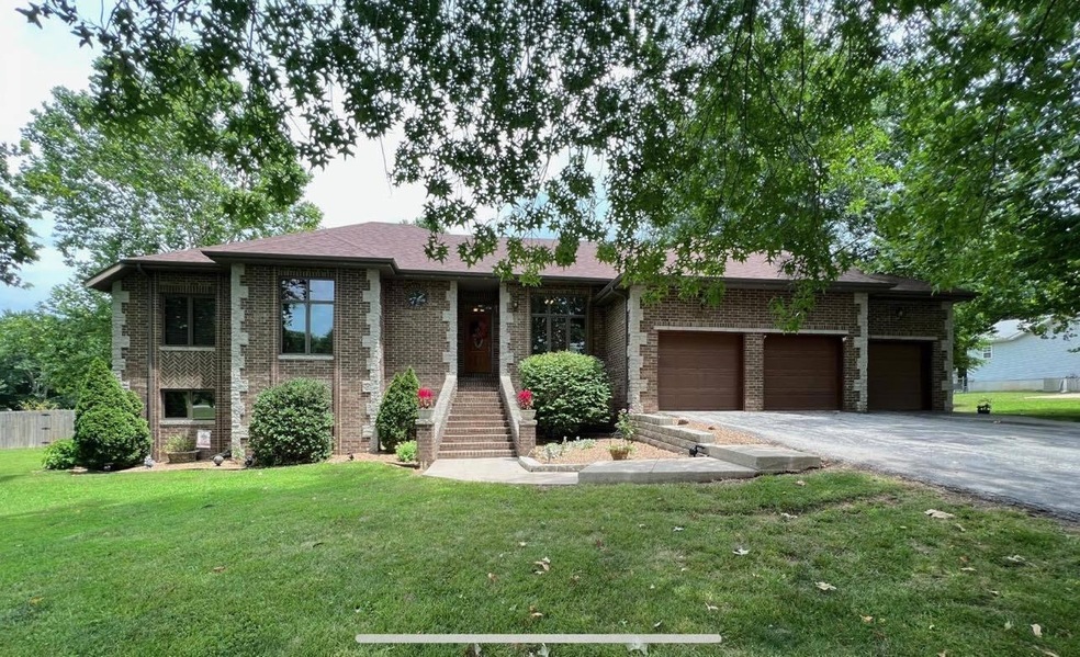 2012 N Shoemaker Dr, Nixa, MO 65714 MLS 60247656