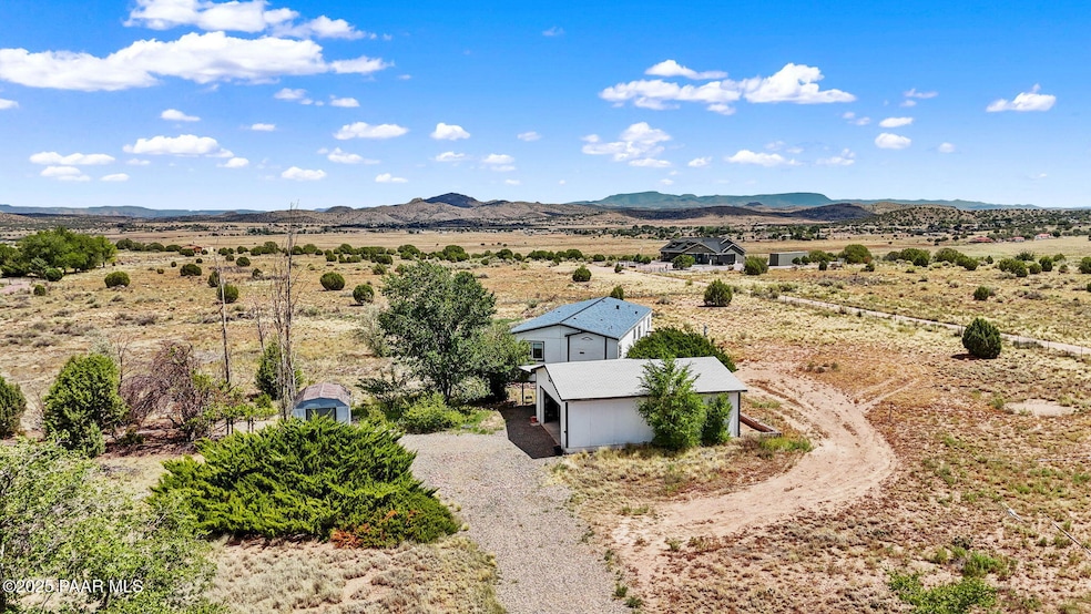 21305 Juniper Ridge Rd, Paulden, AZ 86334 - photo 1