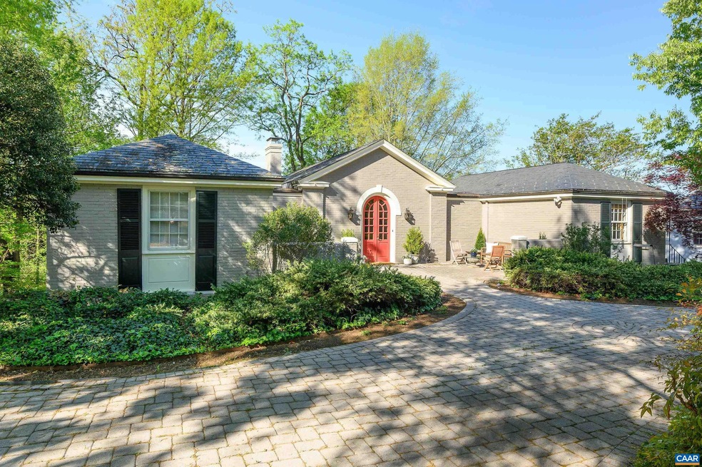 35 University Cir, Charlottesville, VA 22903 - photo 1