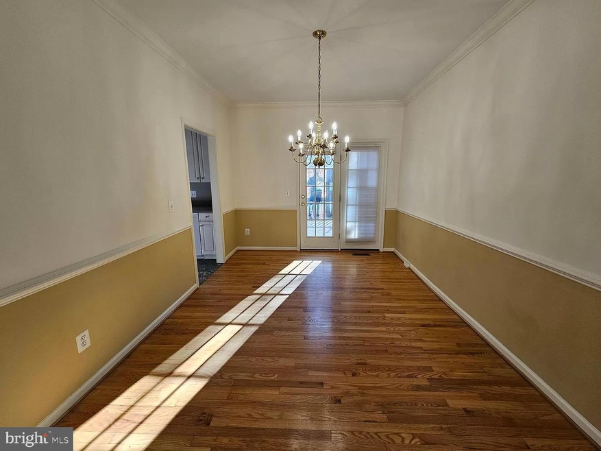 8105 Madrillon Springs Ln, Vienna, VA 22182 - photo 1