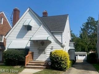 View of front of house with garage