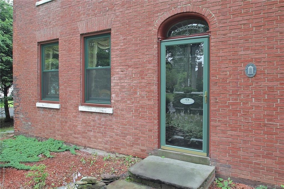 374 S Main St, West Hartford, CT 06107 - photo 1