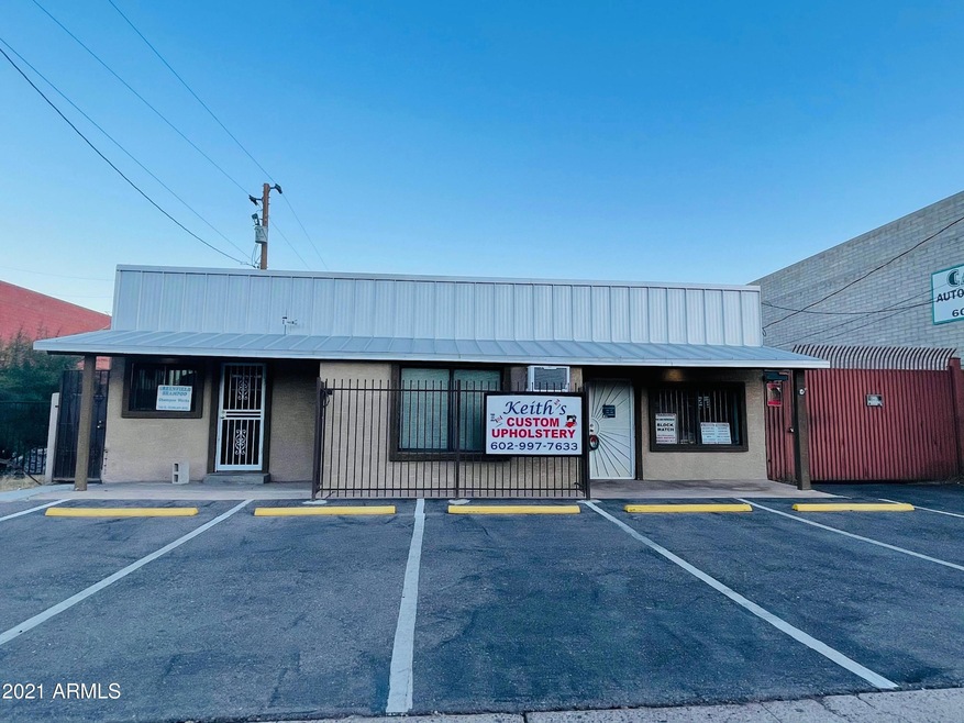746 E Dunlap