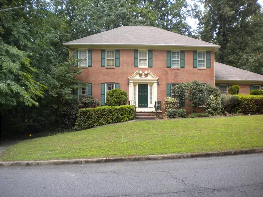 gorgeous corner lot with 2 driveways--backyard is 