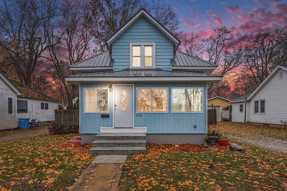 633 S Constantine St, Three Rivers, MI 49093 - photo 1