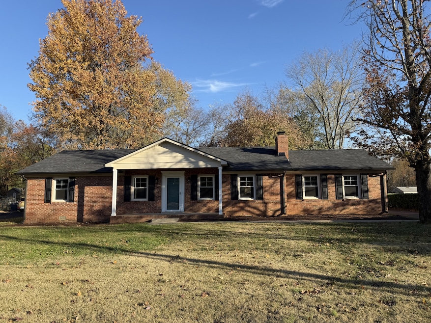 616 Foxfire Ct, Murfreesboro, TN 37129 - photo 1