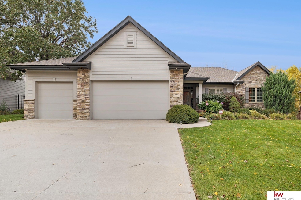 718 S 196th Ave, Elkhorn, NE 68022 - photo 1