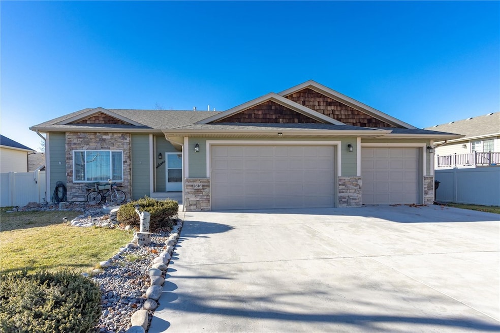 1616 58th St W, Billings, MT 59106 - photo 1