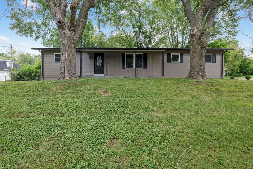 806 Taylor Ave, Farmington, MO 63640 - photo 1