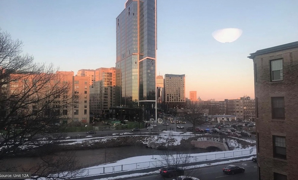 122 Riverway unit 12A, Boston, MA 02215 - photo 1
