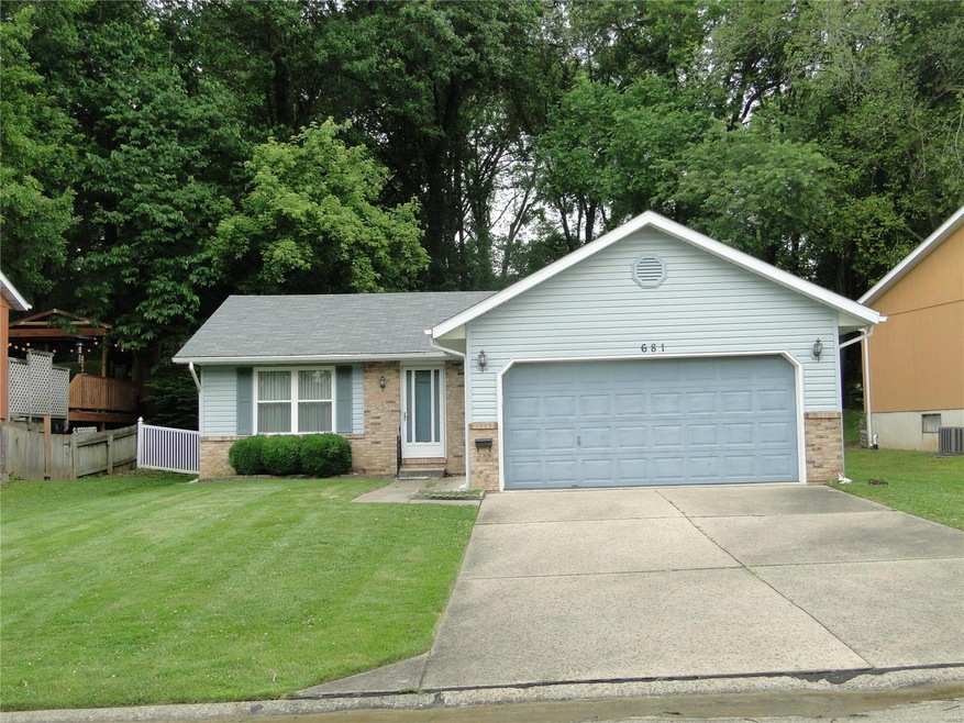 Welcome to 681 Oak Trail