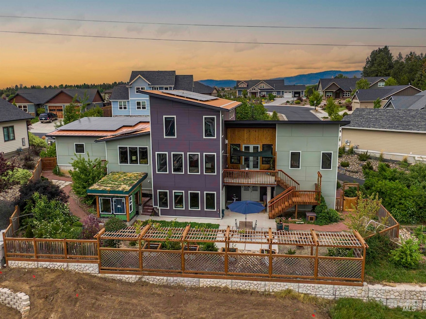 For Sale $1,089,000