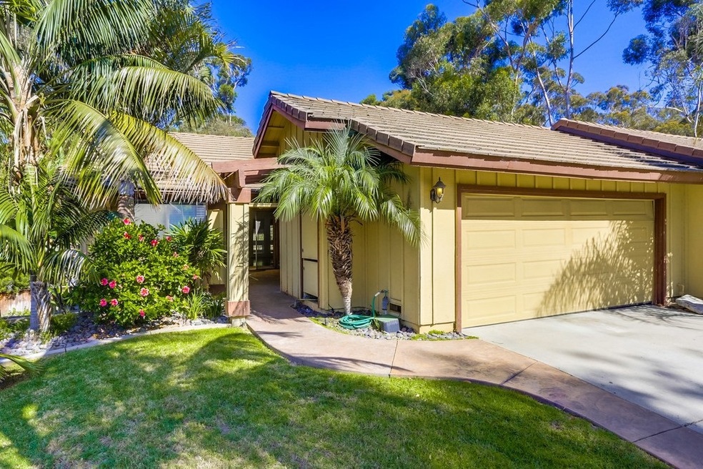 2877 Woodridge Cir, Carlsbad, CA 92008 - photo 1