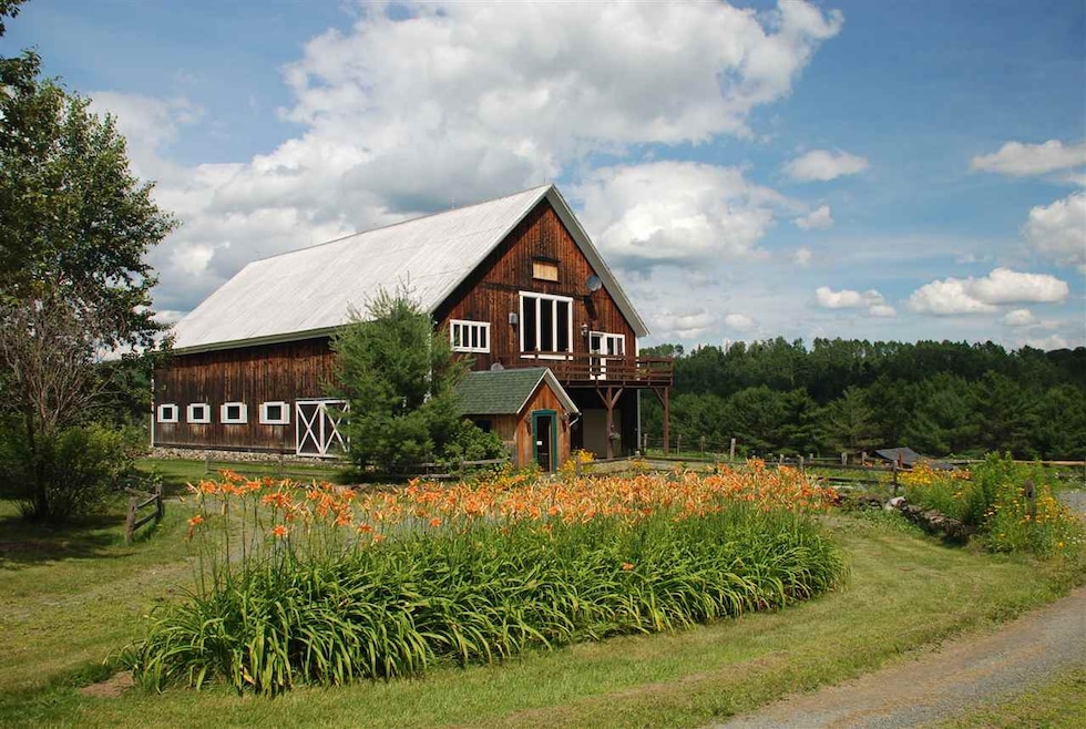 978 Keyser Hill Rd, Saint Johnsbury, VT 05819 - photo 1