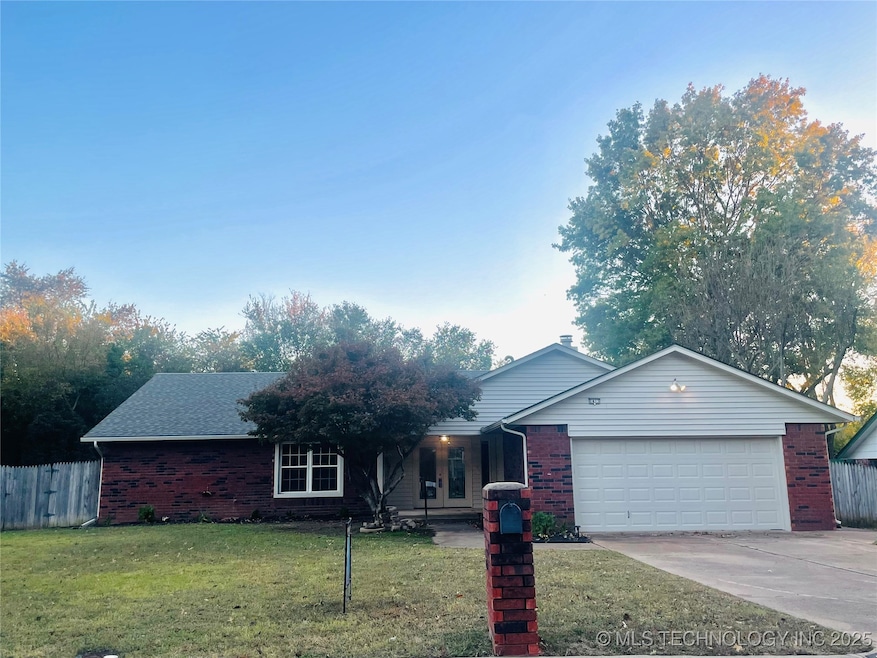 1413 W Huntsville St, Broken Arrow, OK 74011 - photo 1