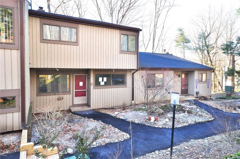 13 Cedar Spring Ln, Woodbury, CT 06798 - photo 1