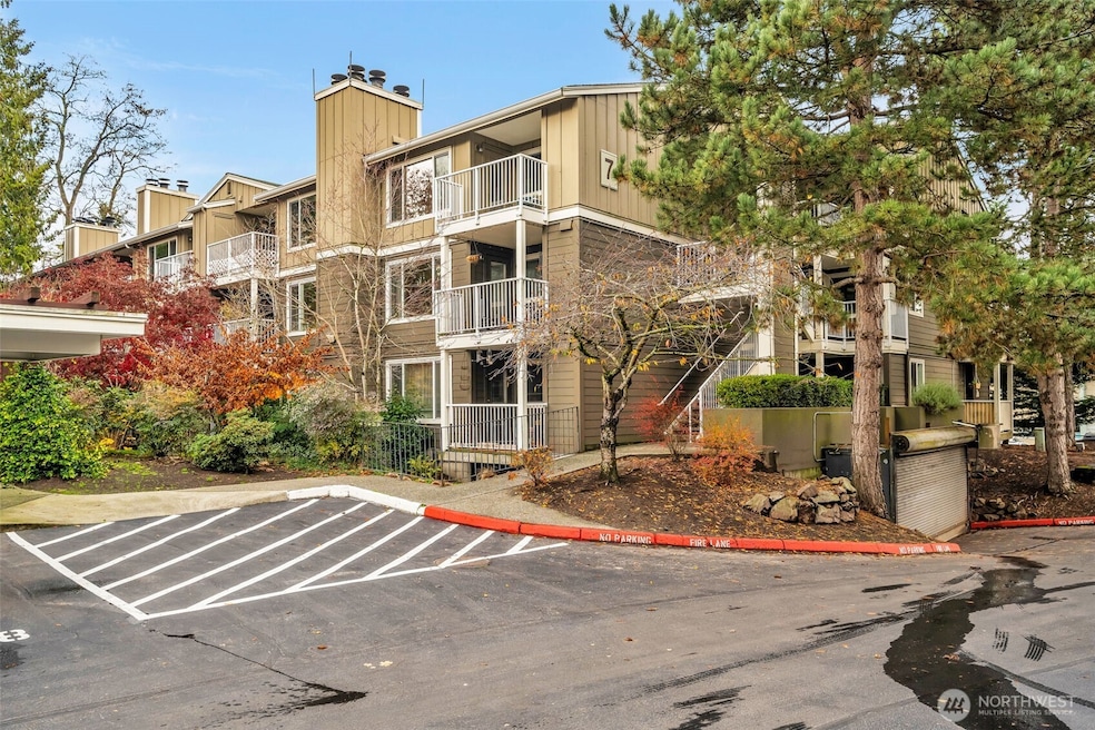 300 N 130th St unit 7203, Seattle, WA 98133 - photo 1