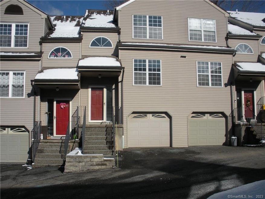 782 Oronoke Rd unit 28, Waterbury, CT 06708 - photo 1