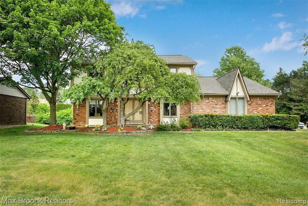 Welcome home to 2195 Kolomyia!