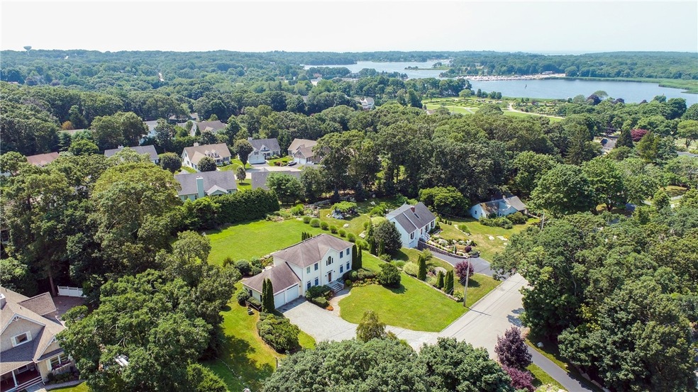 17 Hubbard St, Westerly, RI 02891 - photo 1
