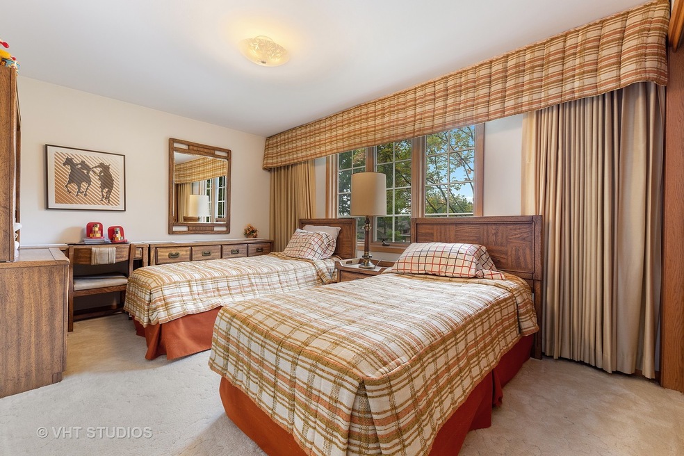 104 W Adams St, Elmhurst, IL 60126 - photo 1