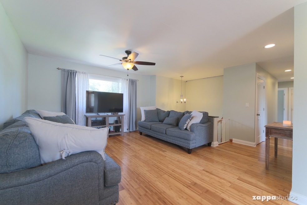 3 Shore Ct, Oswego, IL 60543 - photo 1